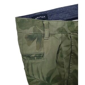 Nautica Deck Pant, Classic Fit, Stretch,‎ GREEN WITH FLORAL PRINT, 32 X 32